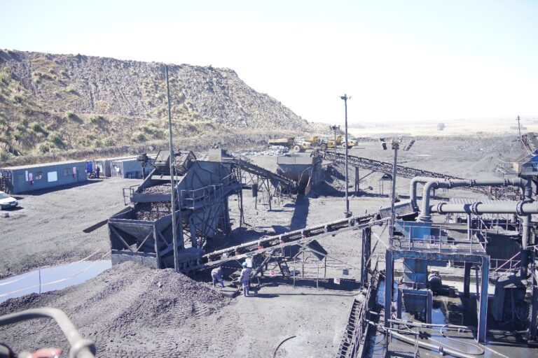 Showing off the Plantcor mining wash plant in Brakfontein